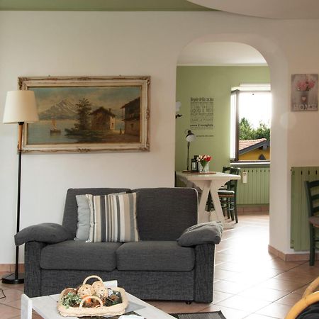 Tinas Yellow Home Leggiuno Eksteriør billede